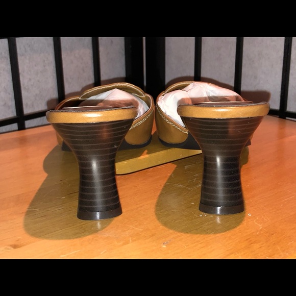 Brown Mules by Amanda 9M - Picture 5 of 11